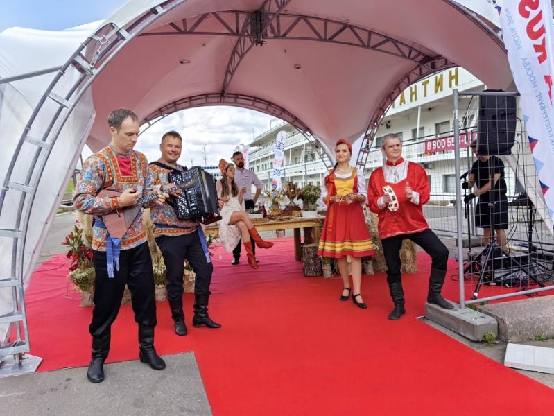 Фольклорная группа или народный ансамбль